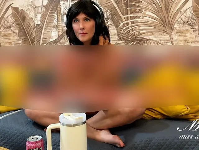Gamergirl abgefickt und zugesaut (The ultimate Doertie Porn)