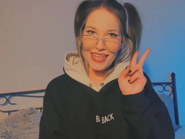 Mein erstes Video in Unterwäsche!! Ist das noch OK ???