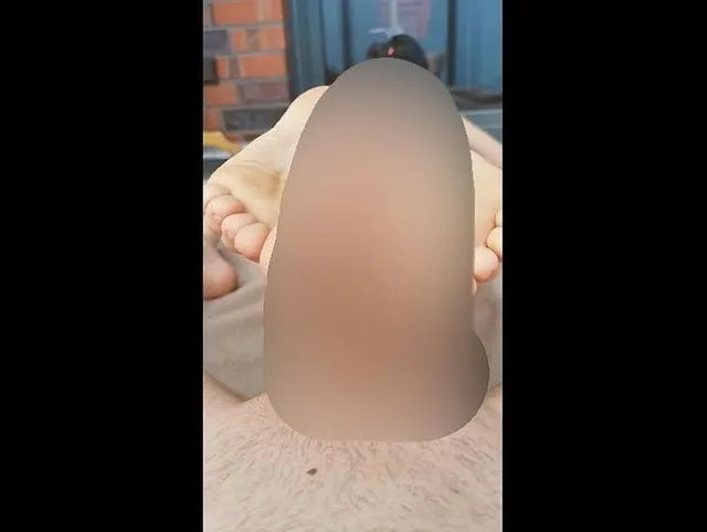 Frau besorgt es mit denn Füßen_Teil 1