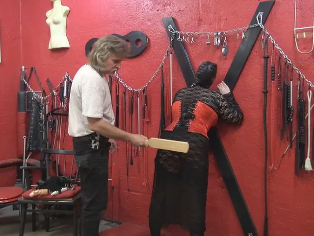 3 Teil Spanking mit Holzbrett
