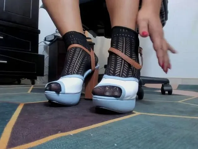 milchiger Footjob