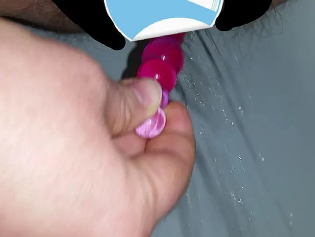 Pissen mit Dildo in meiner behaarten Fotze