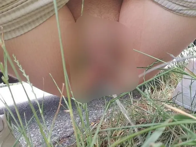 MEGA HARTER LANGER PISS-STRAHL AN ÖFFENTLICHEM RASTPLATZ! Diesmal haben mich wirklich alle gesehen!