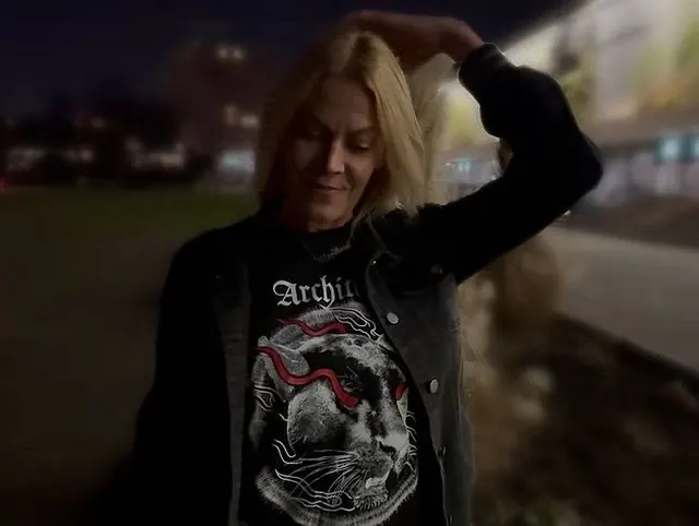 Nach dem Konzert...Fremder Typ spritzt Alles rein !!
