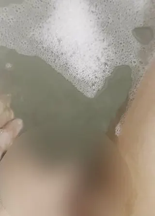Wasserspiele mit meiner Muschi
