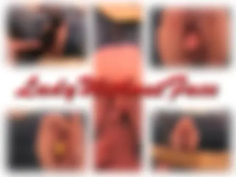 Drei Bälle in der Pussy mit Pissorgie