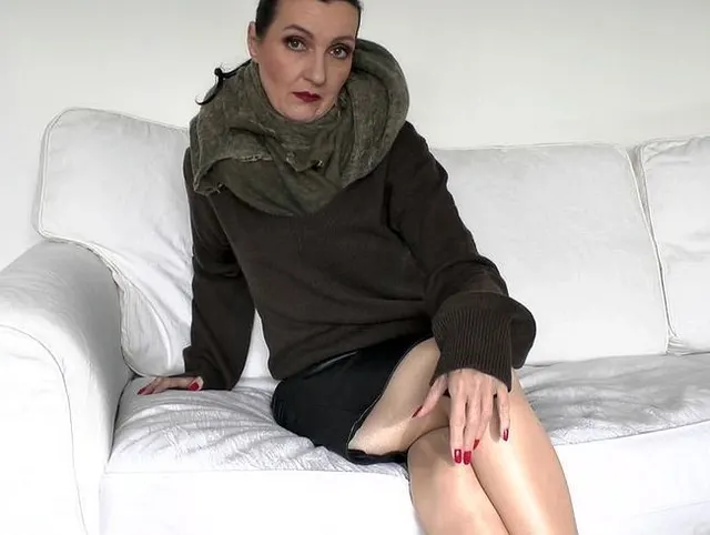 12 Tage Vor Deiner Hochzeit: Tabu-Begegnung - Spritz ab in Deine Hand und lecke sie sauber