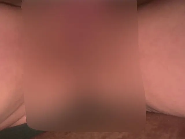 Nahaufnahme wie ich in Richtung Kamera abspritze