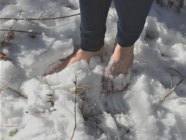 KRASSES ERLEBNISS MIT FÜßEN IM SCHNEE!!!