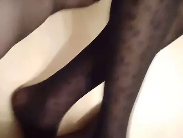 Zwei Freundinnen in Nylonstrumpfhose richtig sexy.