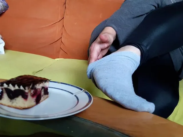 Los leck mir den Kuchen von der Fußsohle - POV