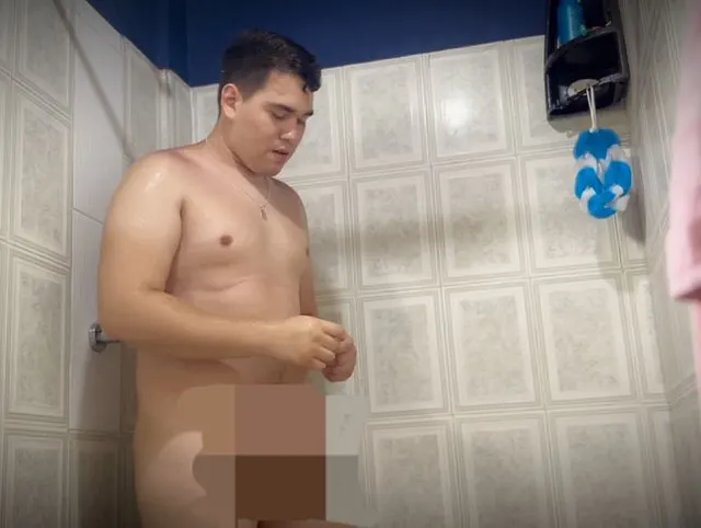 Mein Freund masturbiert mit Zahnpasta,