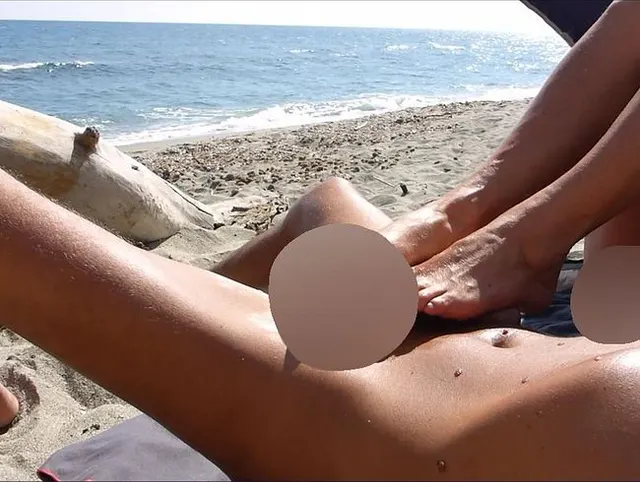Geiler Blow- und Footjob mit anschließendem Creampie