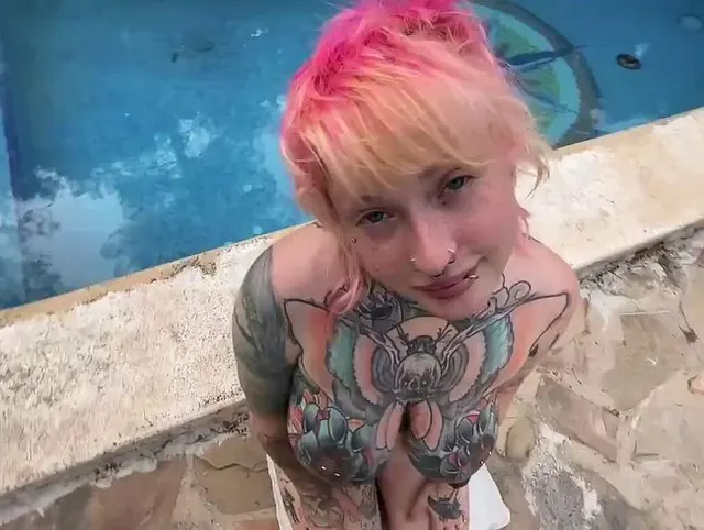 Blowjob am Pool, im Sommer bläst es sich einfach geiler!