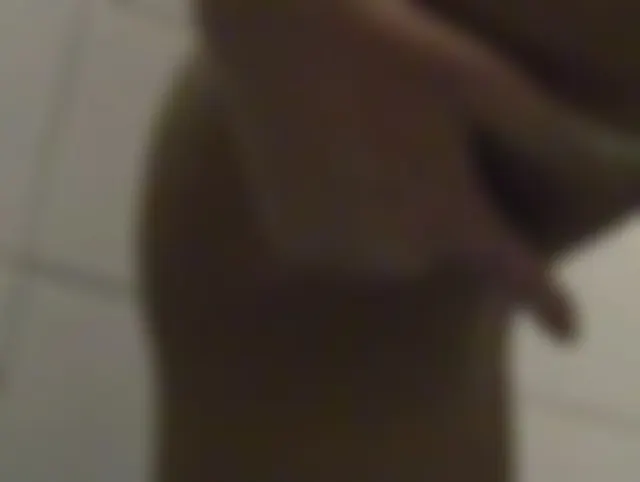 Geil Gefingert in der Umkleide Kabine
