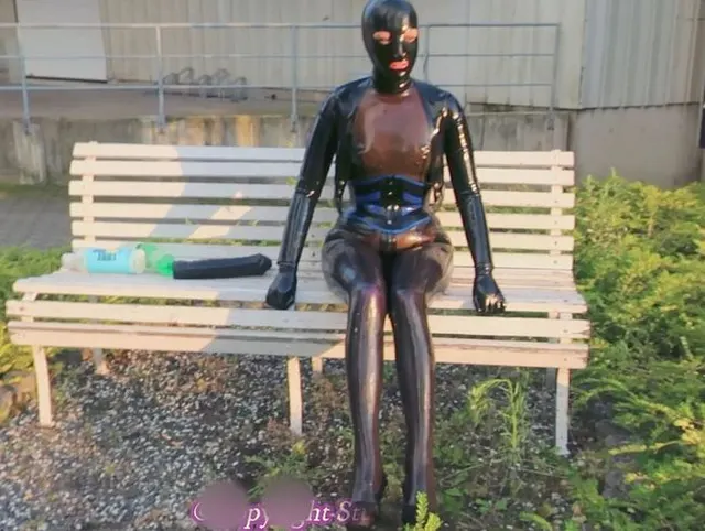 Orig Sound Latex Pierced Puppe Catsuit, Strümpfe, Korsett Blow Job public Part 8