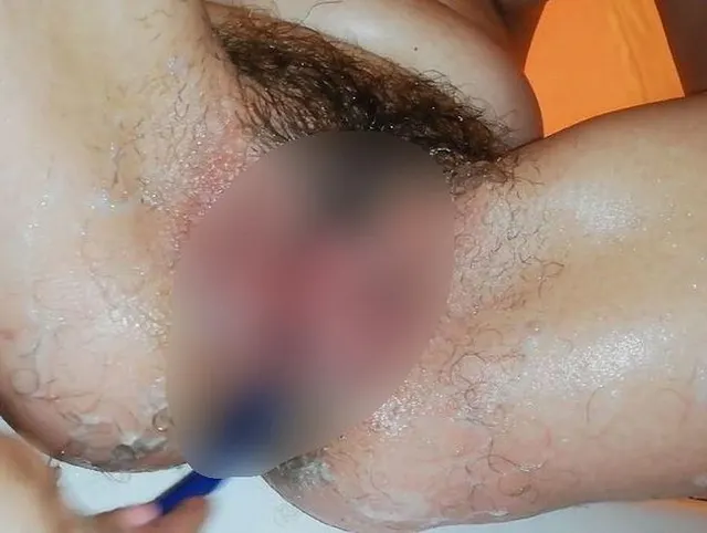 Natursekt + Rasur meiner extrem haarigen Fotze ganz nah