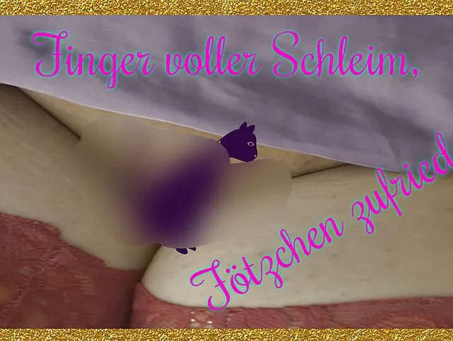 Finger voller Schleim von meinem nassen Fötzchen