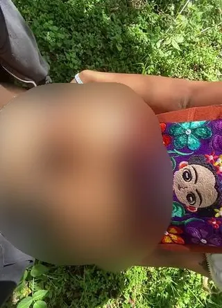 Wir hatten einfach einen tollen Tag draußen und beschlossen, im Wald zu ficken.