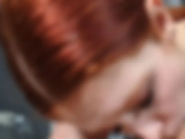 Facesitting und dann lutsche ich seinen Schwanz, bis er in seinen Mund kommt