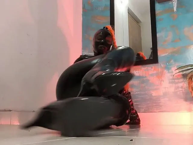Ich zeige euch meinen neuen heißen Ganzkörper Latexanzug