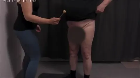 CBT mut Klöppel und Hand