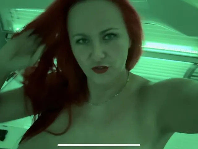 RedCatUgly im Solarium
