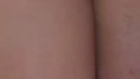 Zerquetschte Pipinka am Morgen gepisst