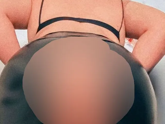 Analsex auf dem Boden