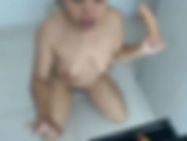 Kräftiger Blowjob, bis sie einen großen Spritzer erreichen