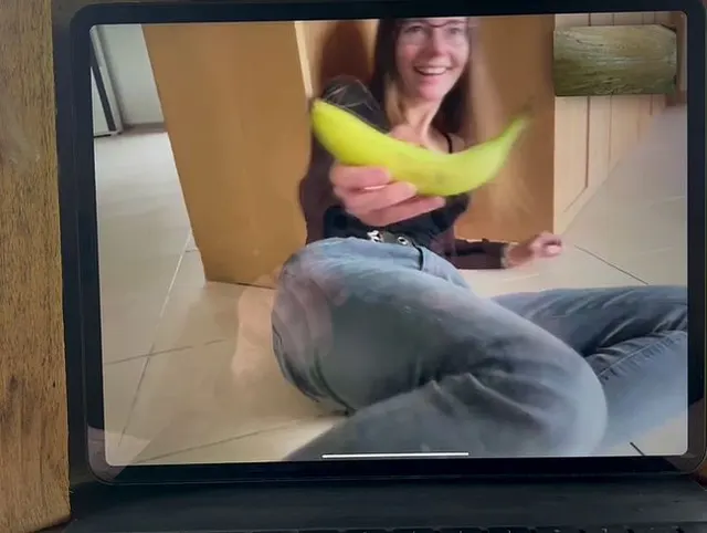 Eine Banane für die drei Löcher