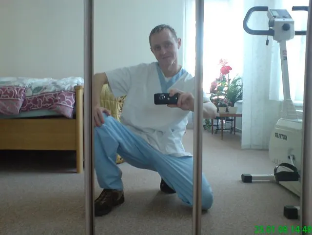 Sex im Krankenhaus mit meinem Freund im Dienstzimmer 2 von 2