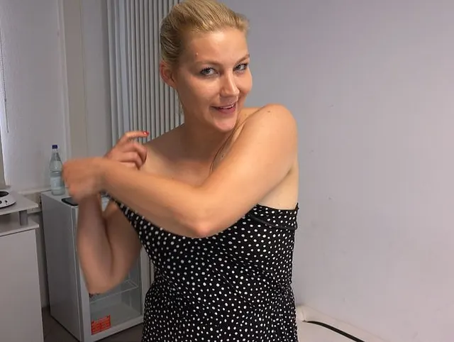 Meine erste Orgasmusshow vor mehreren Männern