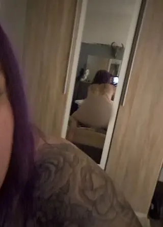 Mein dicker sexy Arsch braucht es mal wieder hart Doggy von dir