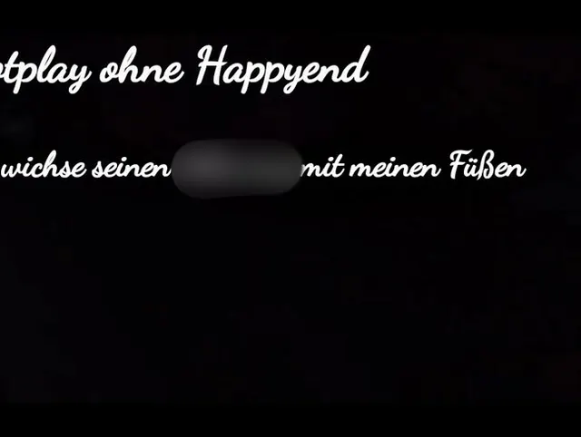 Footplay ich wichse seinen Schwanz mit meinen Füßen