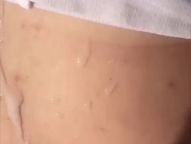 Geiler Quickie im Grünen welcher mit einer ordentlichen Ladung Sperma auf meinem Arsch endet.