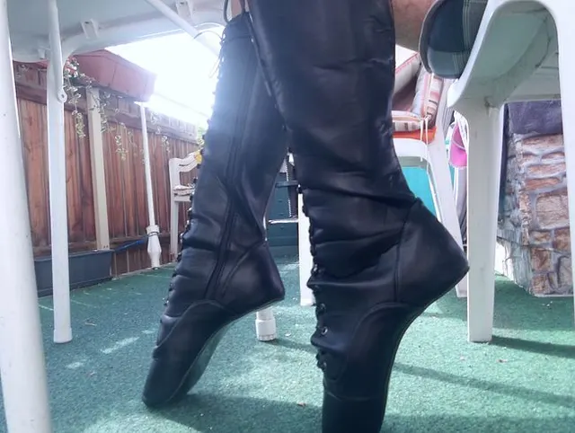 Meine ersten Gehversuche mit Fetisch - Heels ohne Ansatz