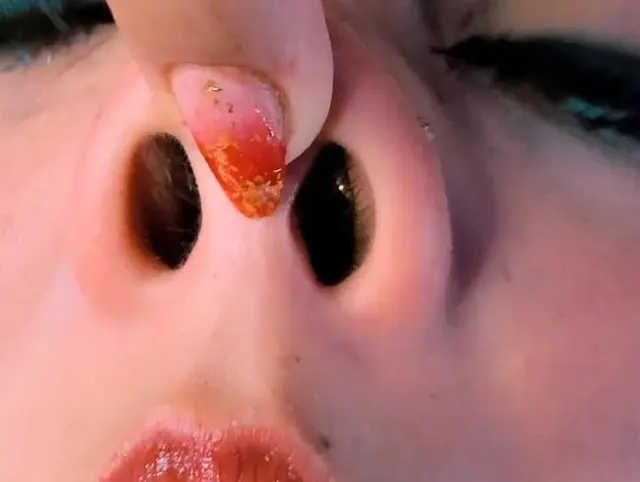 süßes kleines Schwein durstig nach Sperma