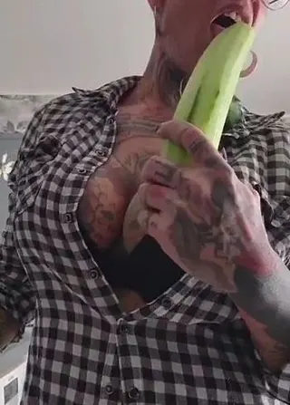 Mein fick mit der Gurke