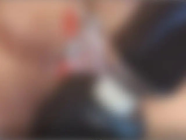 Kitzler abgeklemmt und massagestab ran