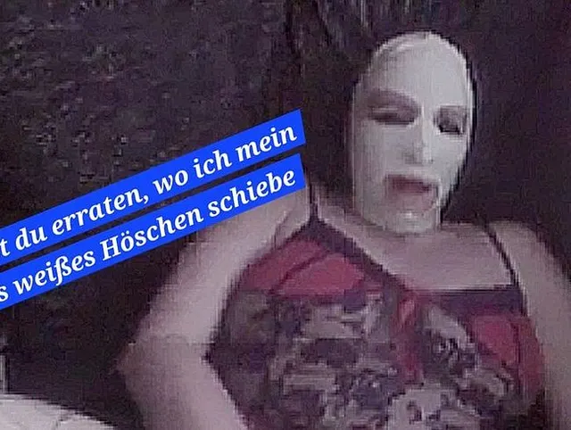 Höschen vollstopfende maskierte Schlampe (volles weißes Höschen in meinem Fickloch)