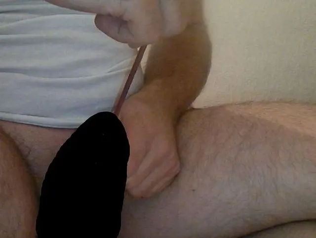 Extrem! Abspritzen mit Pinsel im Schwanz!