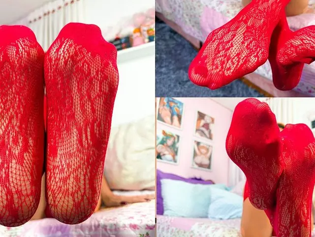 Showcase of my red nylon stockings. *addicted to tights *