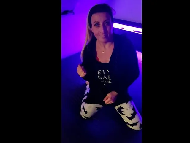 OMG!! ...Das erste Mal nackt vor der Kamera!