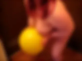 nackt mit luftballons spielen wir