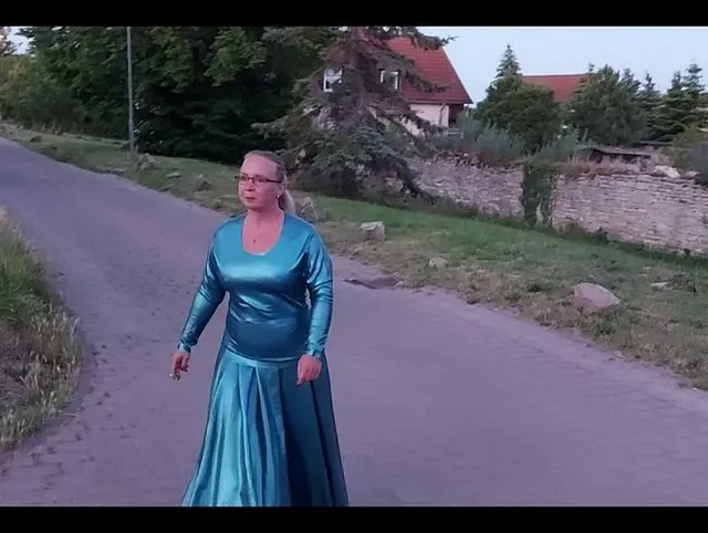 KURZES LATEX VIDEO