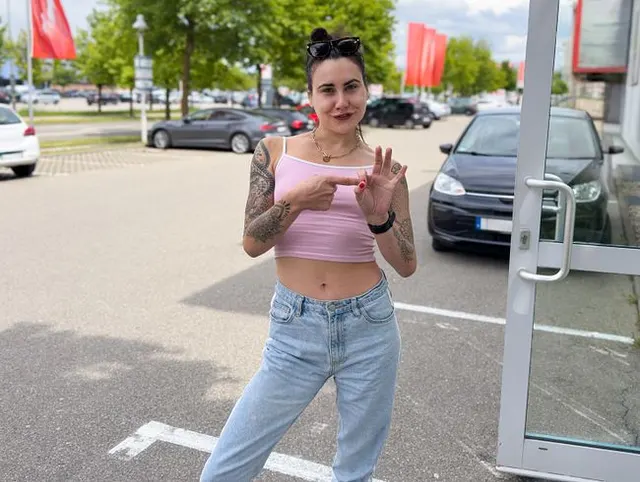 OMG! VOM TEENIE (18+) BENUTZT als Sperma-, Pipi-, und 3-Loch-Schlampe! ZWISCHEN DOMINANT & DEVOT!