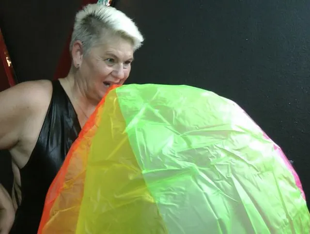 Anna und der Wasserball