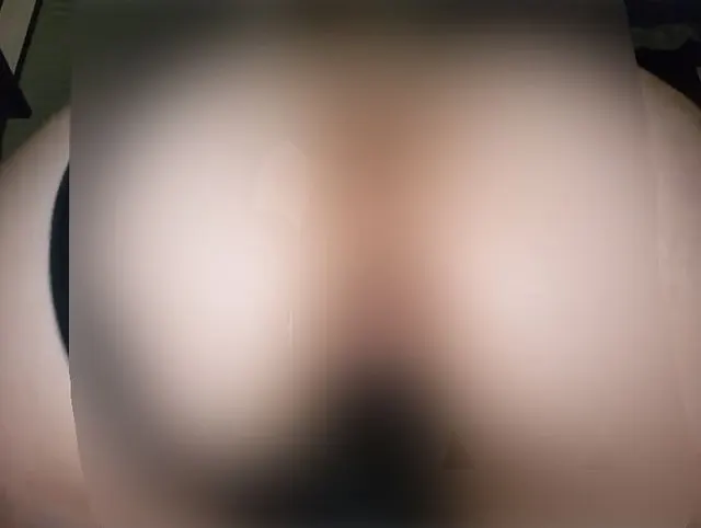 BIG OILED ASS RIDES A DILDO - Joyliii