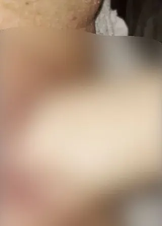 Meine geile Fotze wird gefistet und zum spritzen gebracht